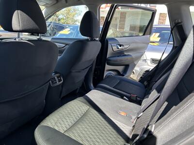 2019 Nissan Rogue SV   - Photo 16 - Riverside, CA 92508