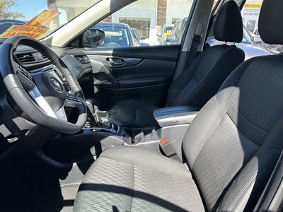 2019 Nissan Rogue SV   - Photo 19 - Riverside, CA 92508
