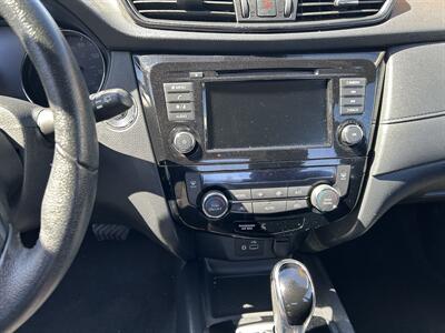 2019 Nissan Rogue SV   - Photo 25 - Riverside, CA 92508