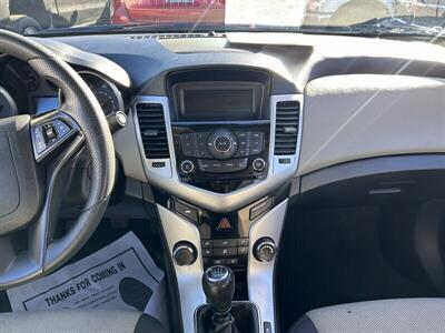 2016 Chevrolet Cruze Limited LS Manual   - Photo 31 - Riverside, CA 92508