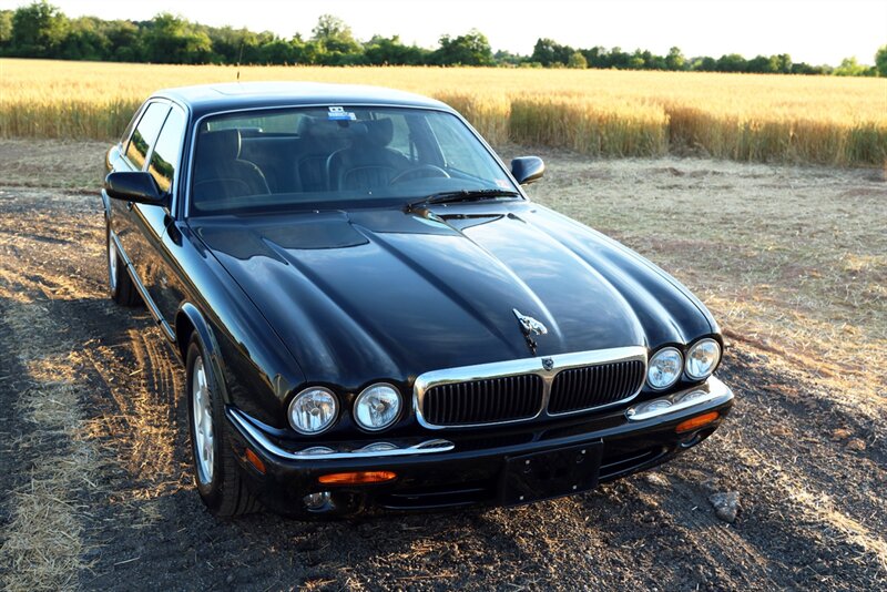 2000 Jaguar XJ8   - Photo 12 - Rockville, MD 20850