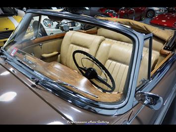 1957 Mercedes-Benz 220s Cabrio   - Photo 41 - Rockville, MD 20850