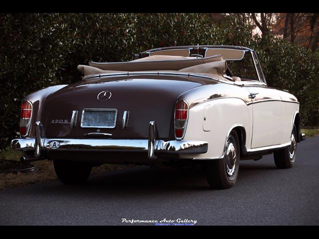 1957 Mercedes-Benz 220s Cabrio   - Photo 6 - Rockville, MD 20850