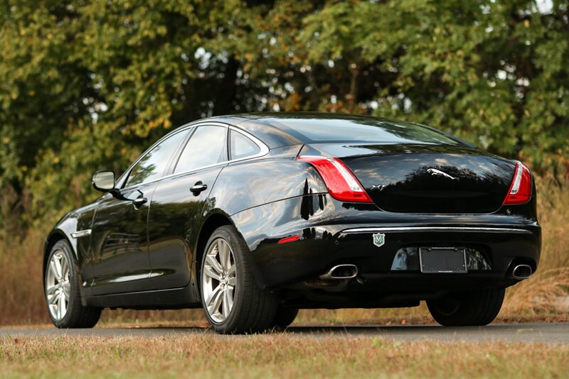 2011 Jaguar XJ   - Photo 4 - Rockville, MD 20850
