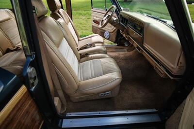 1989 Jeep Grand Wagoneer 4dr   - Photo 56 - Rockville, MD 20850