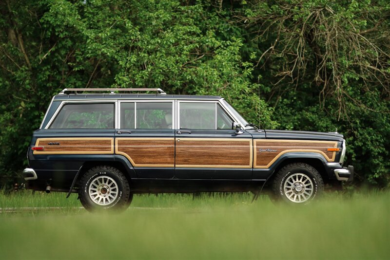 1989 Jeep Grand Wagoneer 4dr   - Photo 8 - Rockville, MD 20850