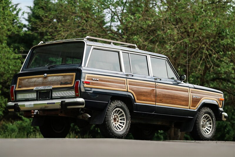 1989 Jeep Grand Wagoneer 4dr   - Photo 2 - Rockville, MD 20850