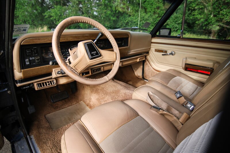 1989 Jeep Grand Wagoneer 4dr   - Photo 52 - Rockville, MD 20850