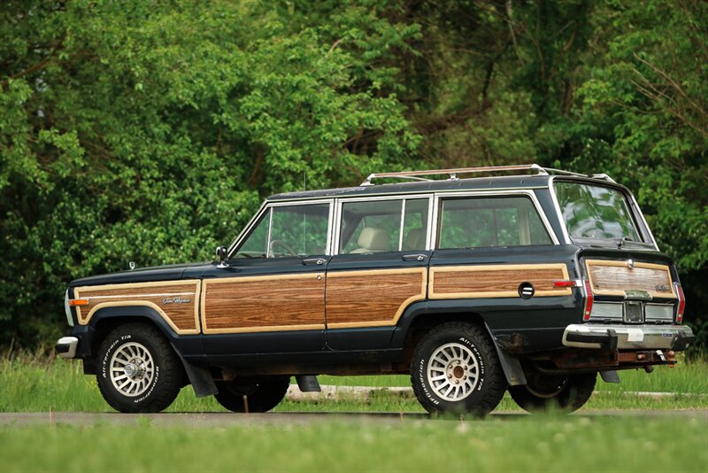 1989 Jeep Grand Wagoneer 4dr   - Photo 6 - Rockville, MD 20850