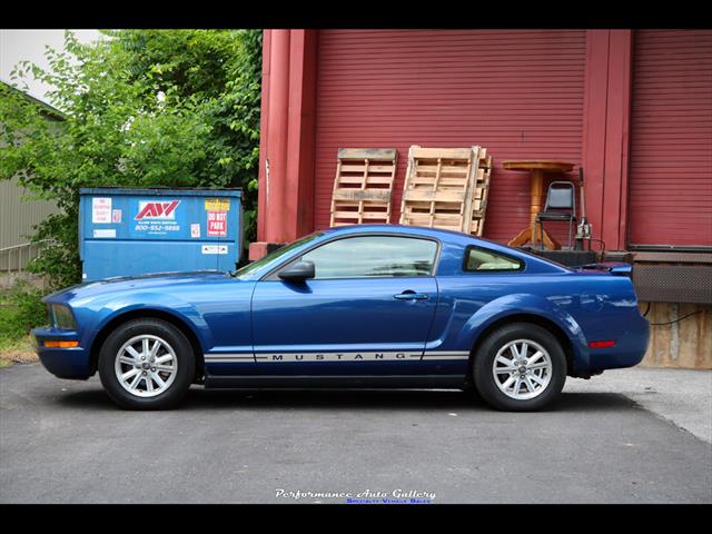 2006 Ford Mustang   - Photo 5 - Rockville, MD 20850