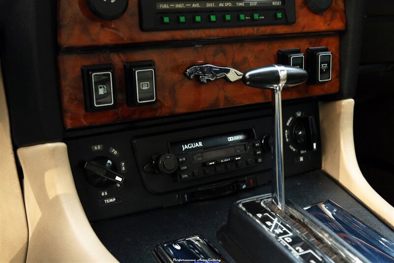 1984 Jaguar XJ8 XJ6 Vanden Plas Series III   - Photo 79 - Rockville, MD 20850