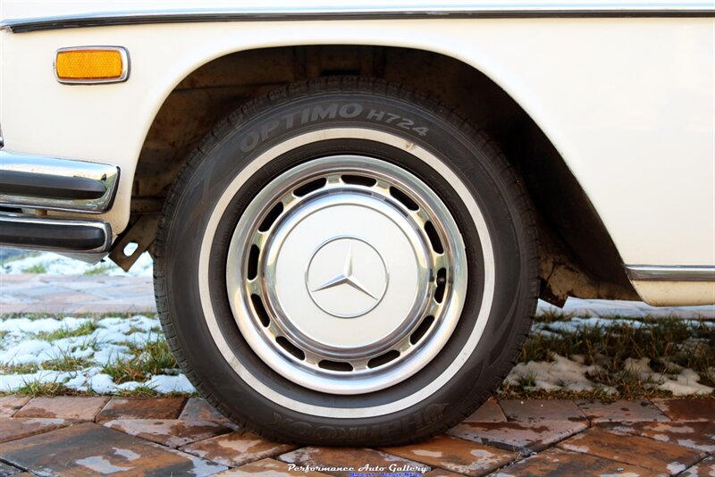 1972 Mercedes-Benz 250   - Photo 36 - Rockville, MD 20850