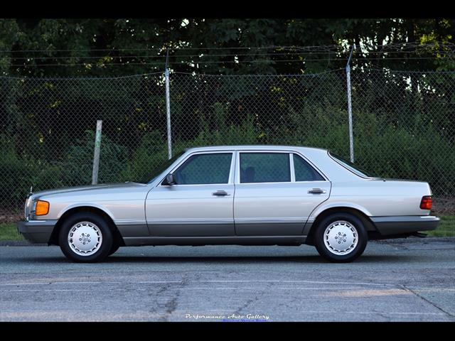 1986 Mercedes-Benz 300 SDL   - Photo 4 - Rockville, MD 20850