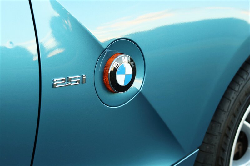 2003 BMW Z4 2.5i  5-Speed - Photo 43 - Rockville, MD 20850