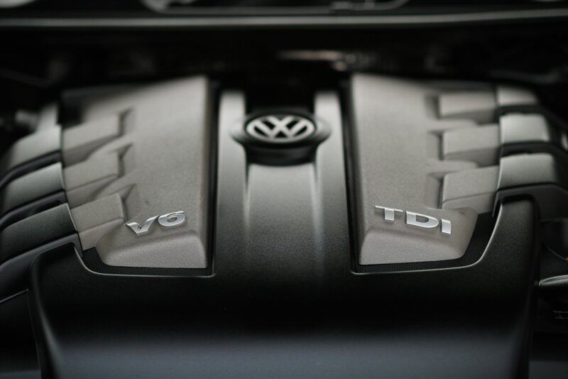 2013 Volkswagen Touareg TDI Sport   - Photo 4 - Rockville, MD 20850