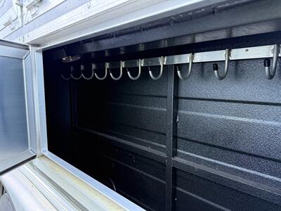 2020 Logan Coach Limited 3-Horse LQ w/ Slide Out - Photo 19 - Olympia, WA 98501