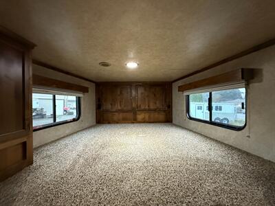 2020 Logan Coach Limited 3-Horse LQ w/ Slide Out - Photo 11 - Olympia, WA 98501