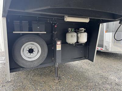 2018 Logan Coach Limited 4-Horse w/10' LQ   - Photo 3 - Olympia, WA 98501