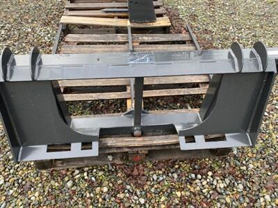  AGRI EASE Triple Bale Spear Skid Steer   - Photo 3 - Olympia, WA 98501