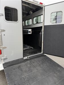 2027 4 Star Trailers 3-Horse Bumper Pull 6'10 " Wide w/Ramp - Photo 11 - Olympia, WA 98501