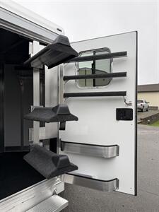 2027 4 Star Trailers 3-Horse Bumper Pull 6'10 " Wide w/Ramp - Photo 5 - Olympia, WA 98501