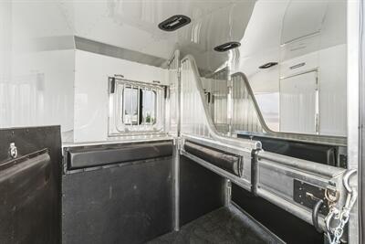 2025 4 Star Trailers 3-Horse w/13'8 " LQ, Slide & Generator - Photo 17 - Olympia, WA 98501