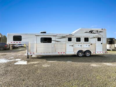 2025 4 Star Trailers 3-Horse w/13'8 " LQ, Slide & Generator - Photo 13 - Olympia, WA 98501