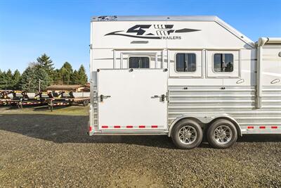 2025 4 Star Trailers 3-Horse w/13'8 " LQ, Slide & Generator - Photo 14 - Olympia, WA 98501