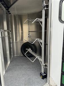 2025 Maverick Trailers Lite Aluminum 3 Horse 17' Horse Trailer   - Photo 6 - Olympia, WA 98501