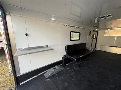 2025 LOGAN COACH TORQUE 20' TOY HAULER - Photo 11 - Olympia, WA 98501