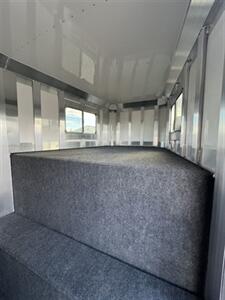 2025 4 Star Trailers Warmblood 2+1 Gooseneck Straight Load Trailer   - Photo 3 - Olympia, WA 98501