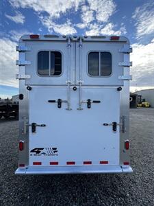 2025 4 Star Trailers Warmblood 2+1 Gooseneck Straight Load Trailer   - Photo 9 - Olympia, WA 98501