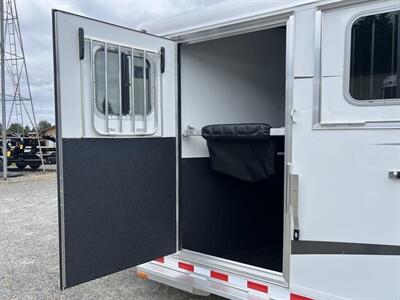2026 4 Star Trailers 3-Horse Bumper Pull 6'10 " wide w/Spread Axle   - Photo 9 - Olympia, WA 98501