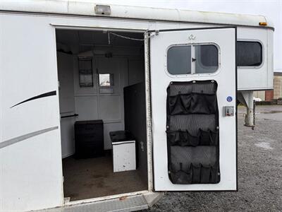 2002 Logan Coach 2 Horse Gooseneck - Photo 3 - Olympia, WA 98501