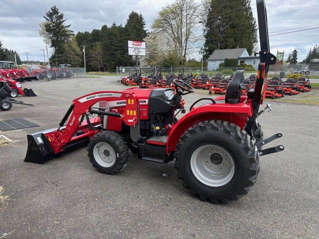  Massey Ferguson E Series 1E.40 Mech 40 h.p. Tractor w/Loader   - Photo 1 - Olympia, WA 98501