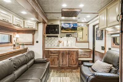 2025 4 Star Trailers Living Quarters 3H LQ w/15'9 " LQ   - Photo 3 - Olympia, WA 98501