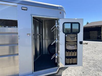 2026 Maverick Trailers Lite Aluminum 3 Horse 17' 7 1/2' Tall   - Photo 2 - Olympia, WA 98501