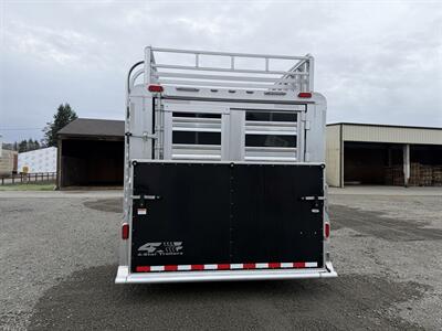 2027 4 Star Trailers 24' Show Cattle Trailer w/Ramps & Hydraulic Jack - Photo 9 - Olympia, WA 98501