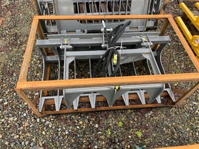 AGRI EASE 54" Grapple Buckets Skid Steer - Photo 2 - Olympia, WA 98501