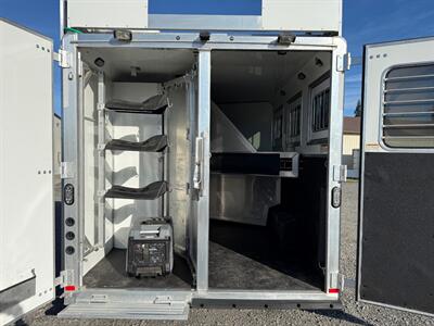 2015 Lakota Trailers Charger 3 Horse LQ - Photo 14 - Olympia, WA 98501