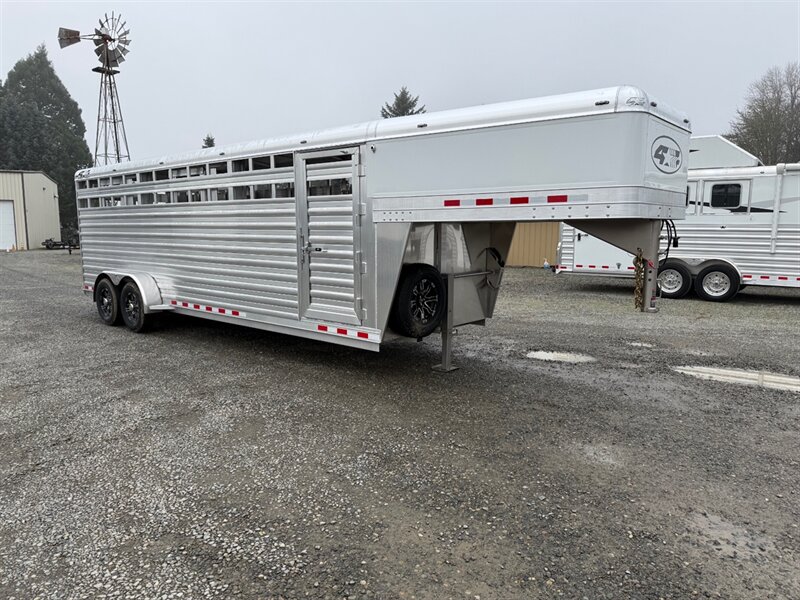 2027 4 Star Trailers 24' Stock Gooseneck  