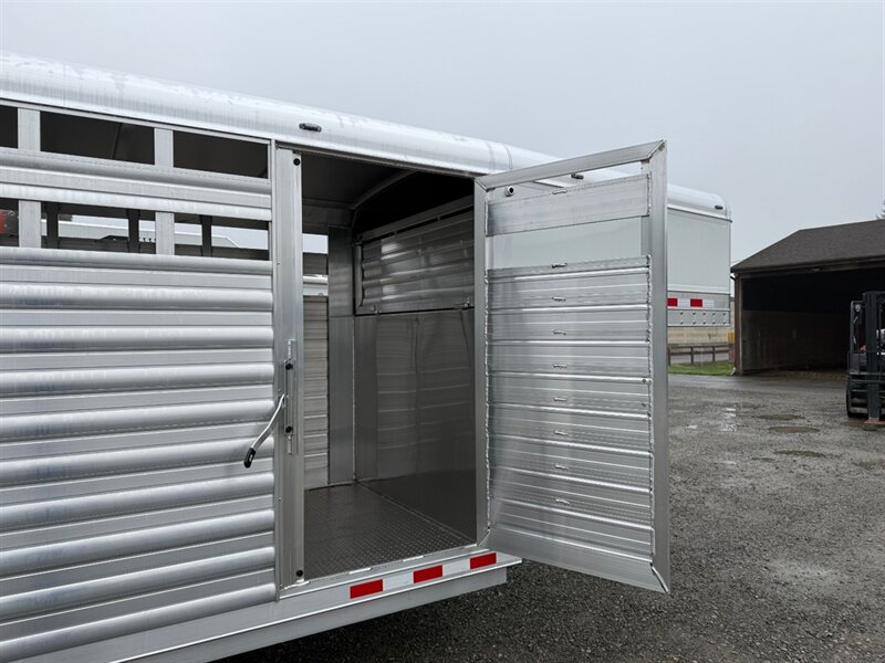 2027 4 Star Trailers 24' Stock Gooseneck  