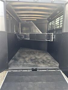 2025 Logan Coach Bullseye BP 2H XL Horse Trailer - Photo 11 - Olympia, WA 98501
