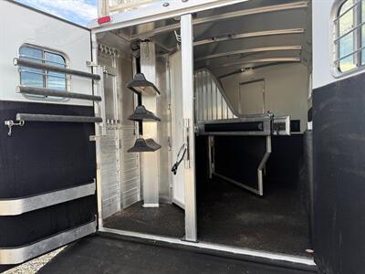 2025 4 Star Trailers 3-HORSE LQ OUTBACK CUSTOMS - Photo 4 - Olympia, WA 98501