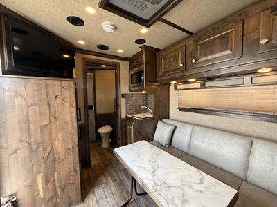 2025 4 Star Trailers 3-HORSE LQ OUTBACK CUSTOMS - Photo 6 - Olympia, WA 98501