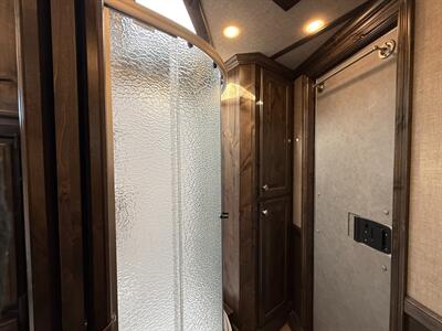 2025 4 Star Trailers 3-HORSE LQ OUTBACK CUSTOMS - Photo 10 - Olympia, WA 98501