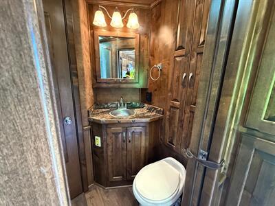 2016 Platinum Coach 4 Horse W/ 13' LQ   - Photo 7 - Olympia, WA 98501