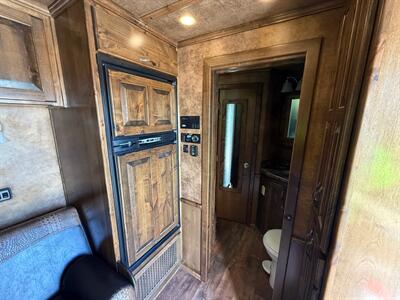 2016 Platinum Coach 4 Horse W/ 13' LQ   - Photo 6 - Olympia, WA 98501