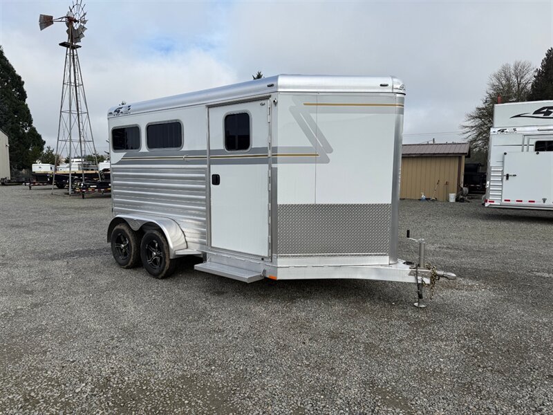 2027 4 Star Trailers 2-Horse Bumper Pull  