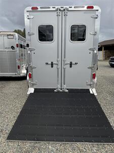 2026 4 Star Trailers Warmblood 2-Horse Straight Load 7 1/2' Tall   - Photo 8 - Olympia, WA 98501